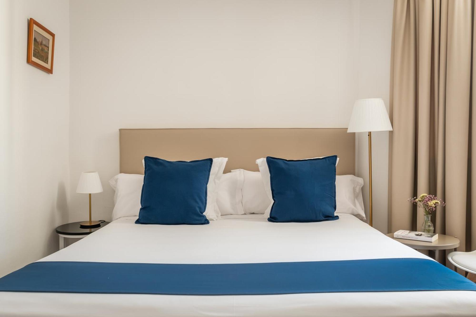 Hotel Medium Romantic 시체스 객실 사진